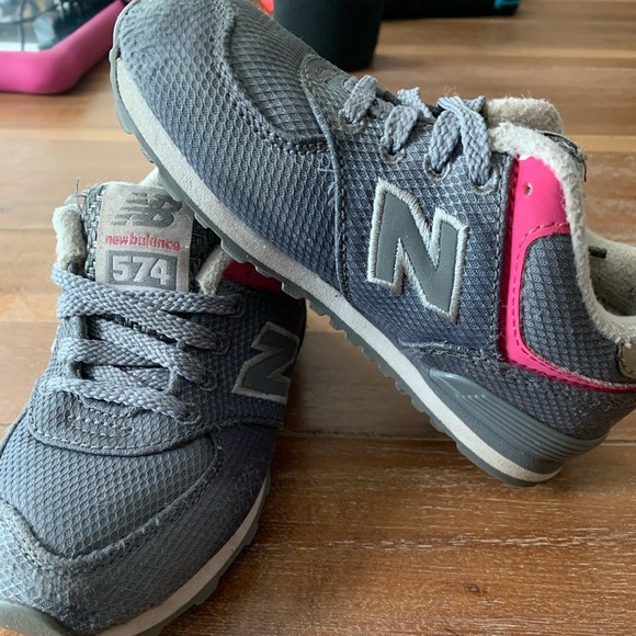 new balance toddler shoes size 9